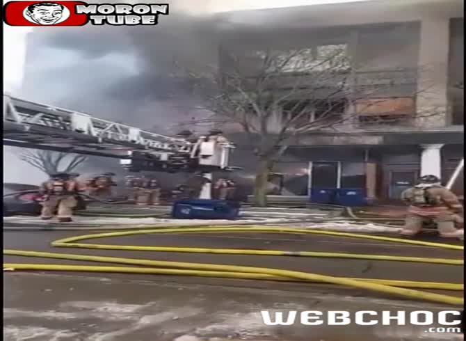 Video :New York fire claims the life of a firefighter